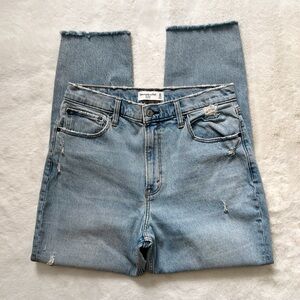 Abercrombie • The Mom High Rise 31 Medium Wash NWT